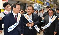 화천군민 1인당 30만원 풀렸다…전통시장에 ‘희망의 결제음’